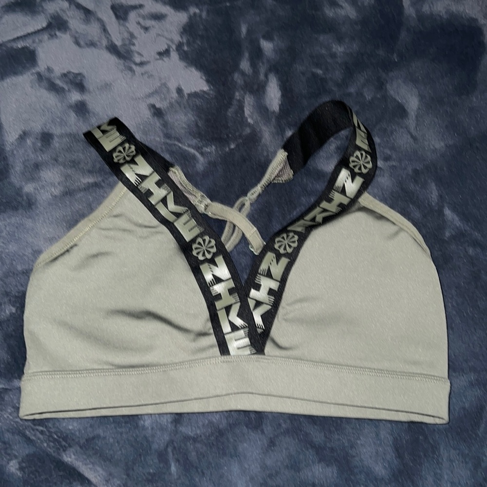 Sports bra